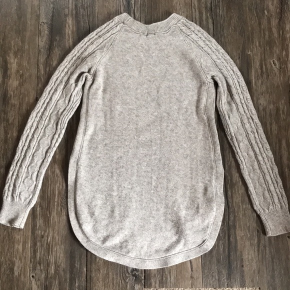 KISMET Cable Knit Oatmeal/Beige Long Scoop Bottom Warm Knitted Sweater Stretch - Picture 2 of 9